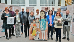 Auch ein Besuch der Ausstellung "Emma und der Krieg" in der Volkshochschule war Teil des Programm. Bild: Stadt Krefeld, Presse und Kommunikation