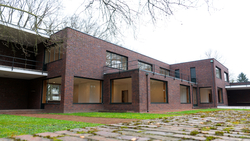 Impressionen der Architektur von Haus Lange und Haus Esters. Bild: Stadt Krefeld, Presse und Kommunikation