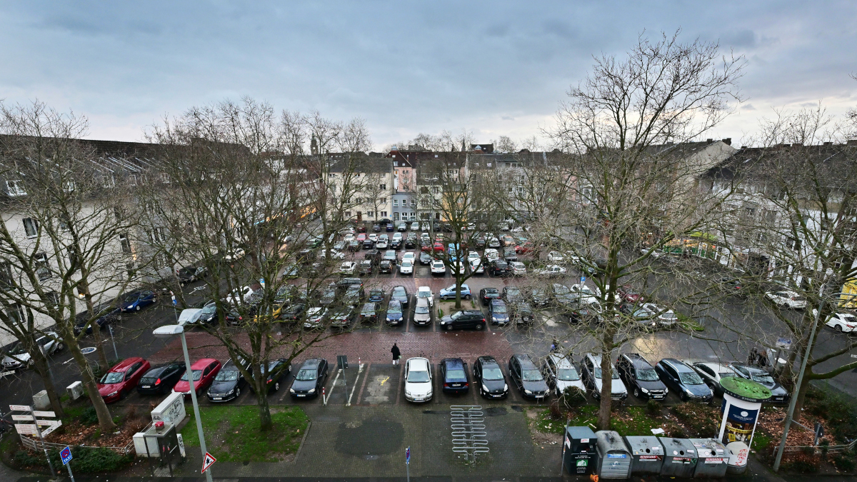 Der Dr.-Hirschfelder-Platz soll wieder zu einem zentralen Platz in der Innenstadt werden.Foto: Stadt Krefeld, Presse und Kommunikation, A. Bischof