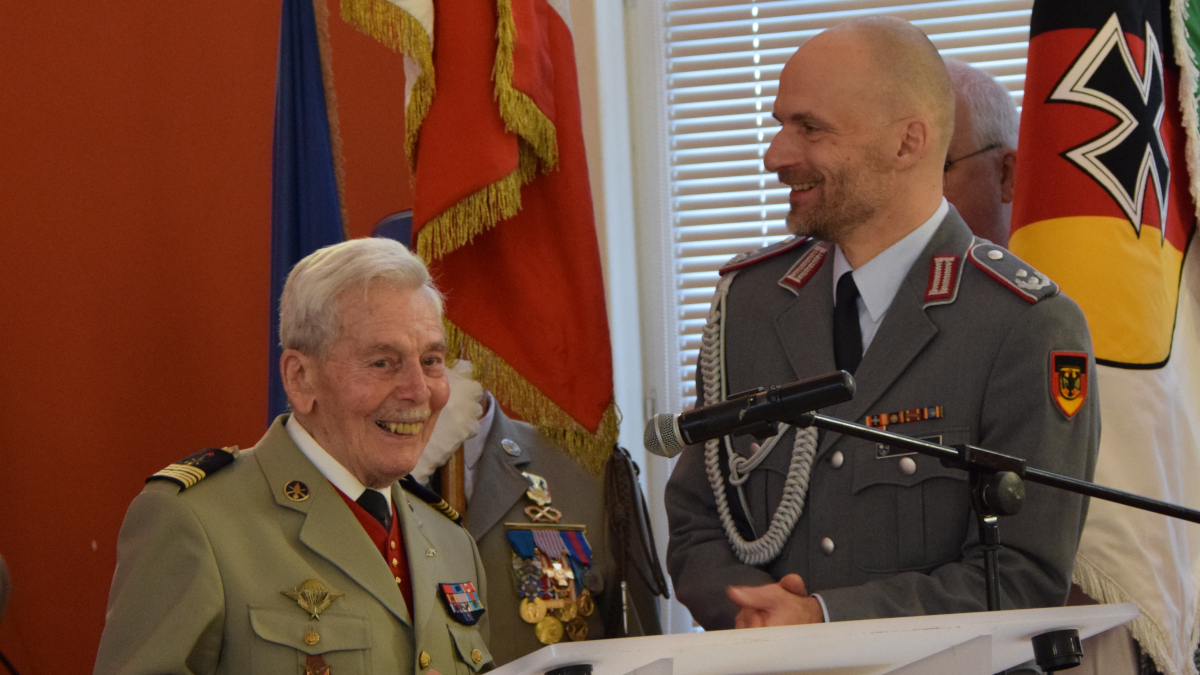 Colonel Jean Caenen und Oberstleutnant i.G. Trede.  Foto: Kreisgruppe Niederrhein des Reservistenverbandes