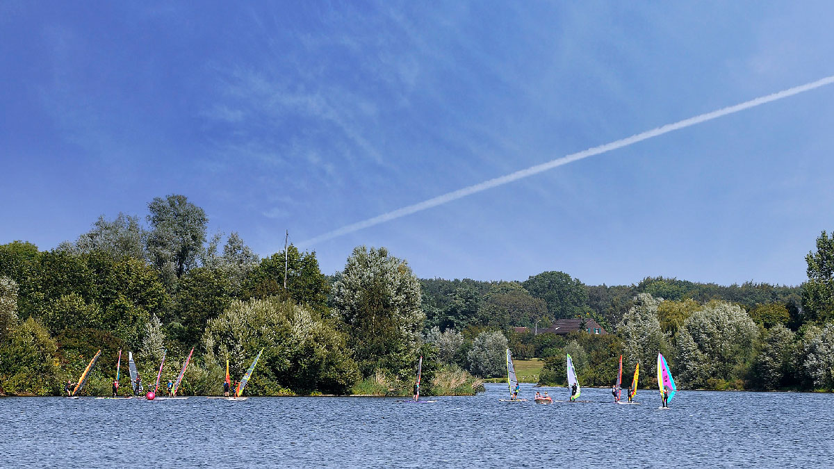 Windsurfer am Elfrather See. Foto: Stadt Krefeld, Presse und Kommunikation
