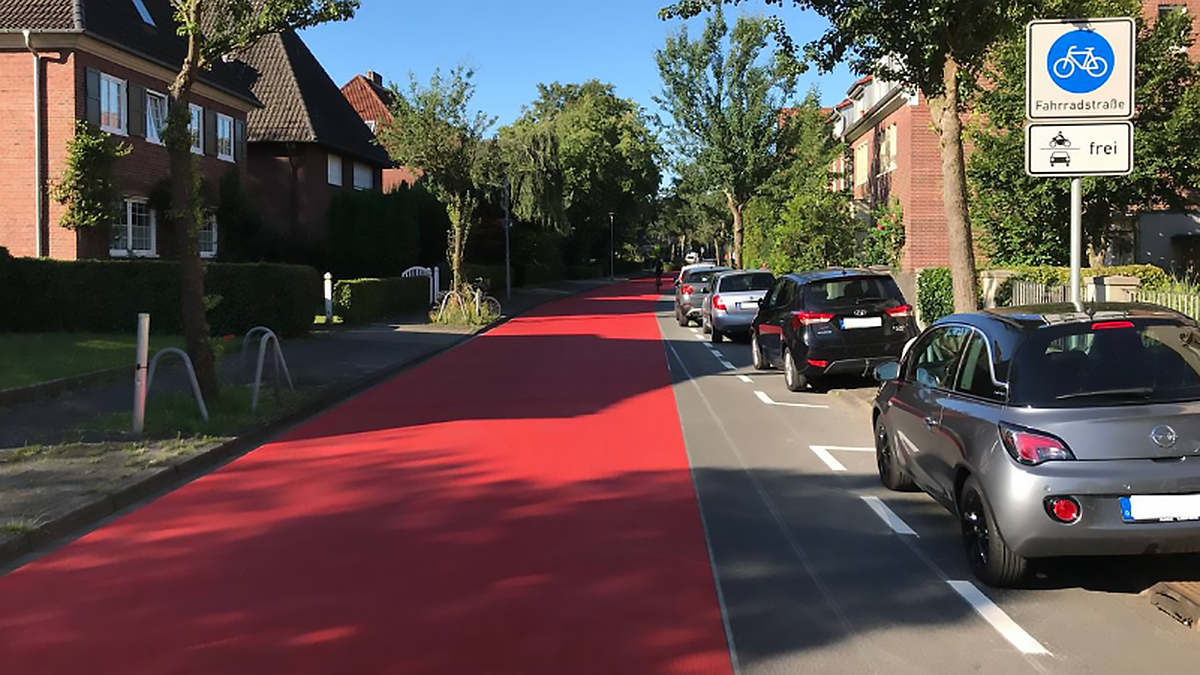 Fahrradstraße mit roter Markierung - ein Beispielbild aus Münster. Foto: Stadt Krefeld, Presse und Kommunikation