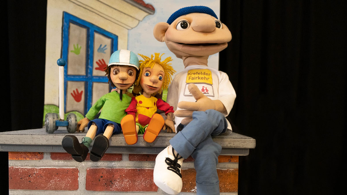 Die Hauptdarsteller des neuen Stücks der Puppenbühne: Tom, Lisa und Freddy Fair. Foto: Stadt Krefeld, Presse und Kommunikation, Lothar Strücken