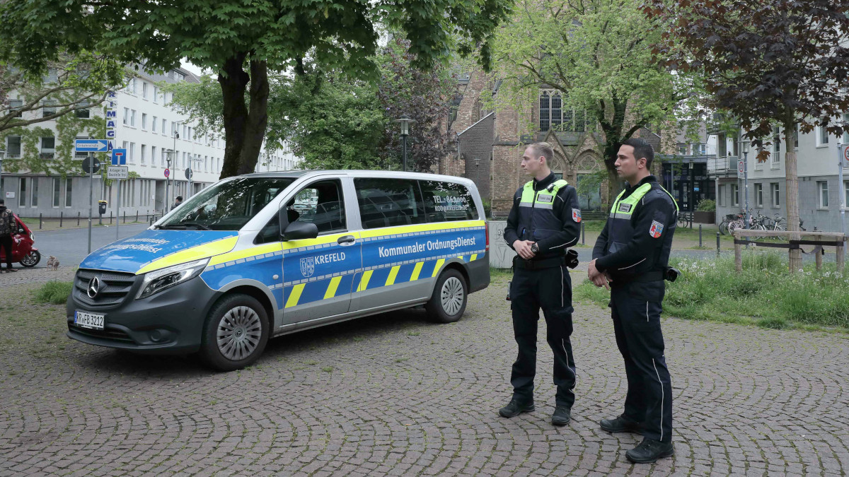 Mobile Wache des KOD auf dem Luisenplatz. Bild: Stadt Krefeld, Presse und Kommunikation