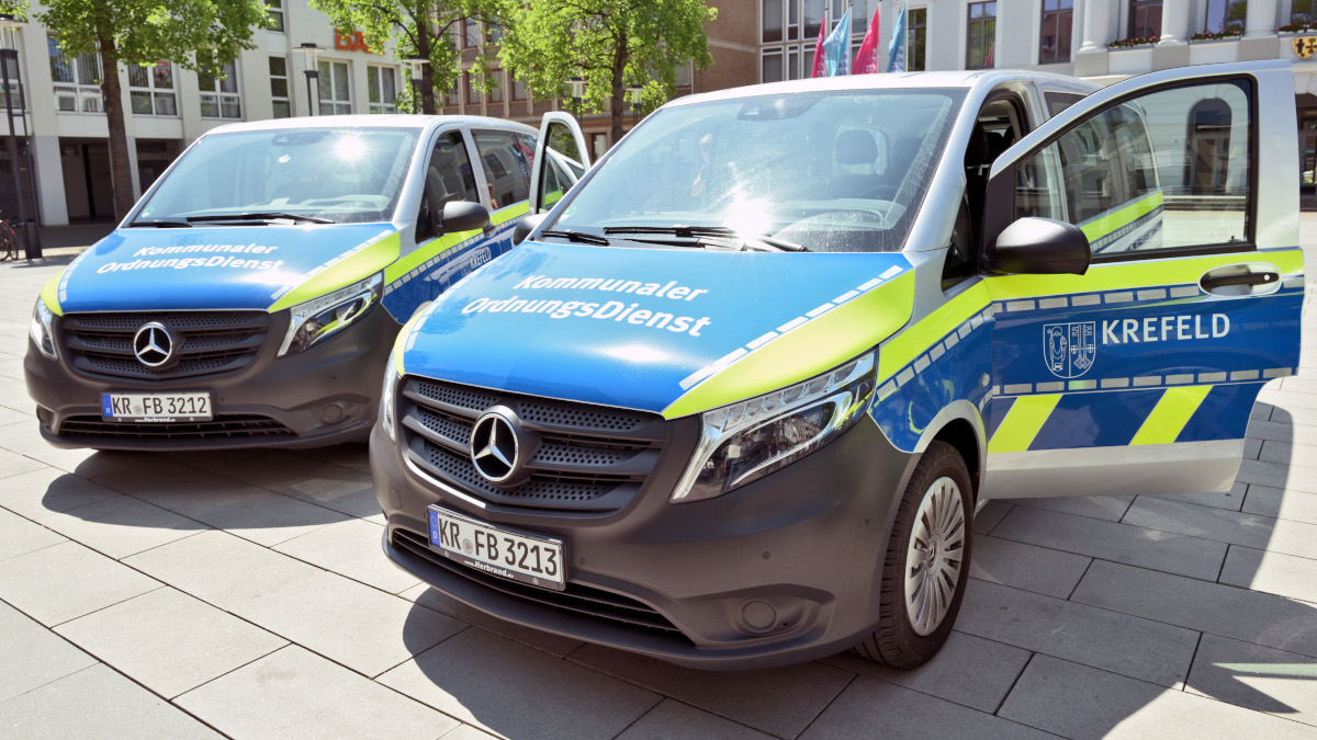 Der Kommunale Ordnungsdienst hat drei weitere Einsatzfahrzeuge erhalten. Bild: Stadt Krefeld, Presse und Kommunikation, Andreas Bischof