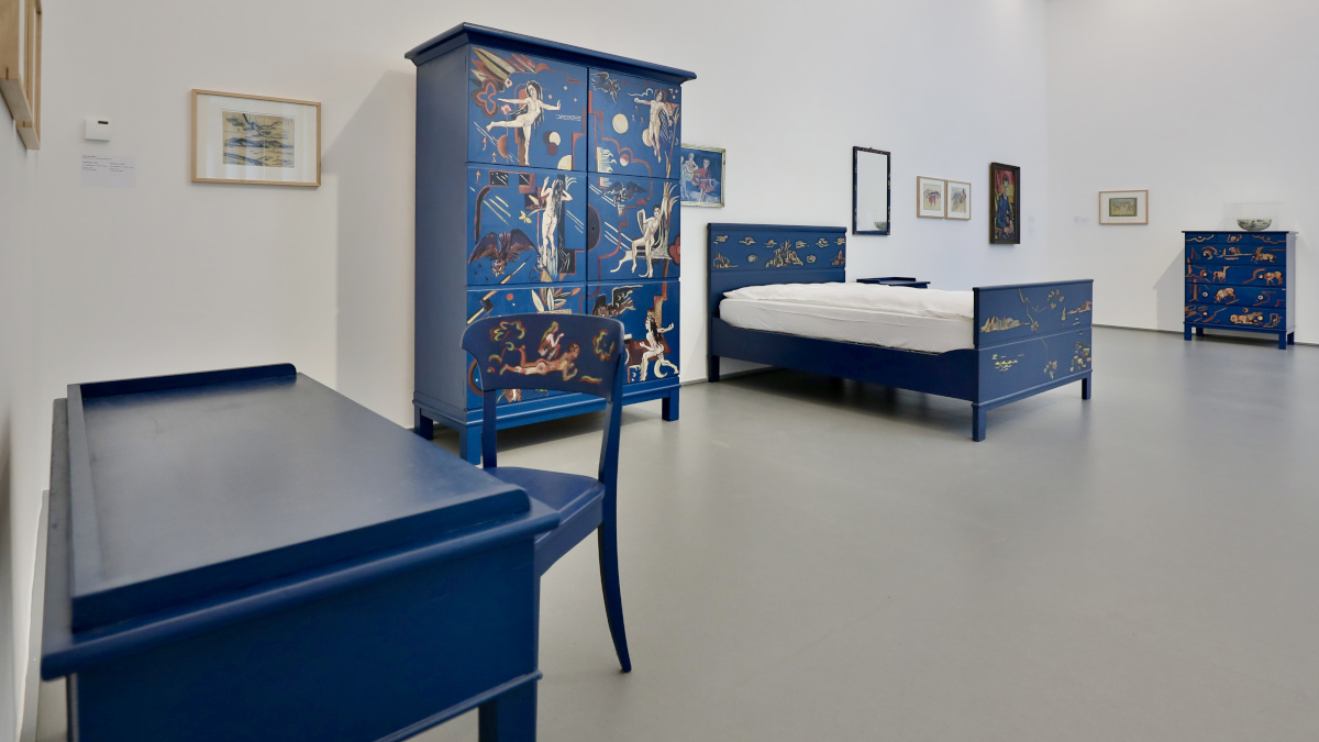 Das Blaue Zimmer im Kaiser-Wilhelm-Museum. Foto: Stadt Krefeld, Presse und Kommunikation, Dirk Jochmann