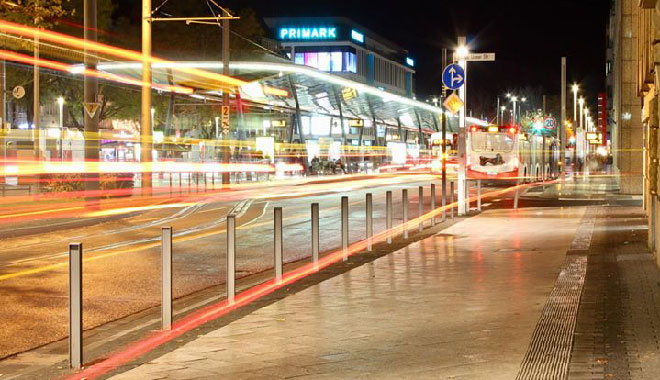 Blick auf die Haltestelle Rheinstraße auf dem OstwallFoto: Stadt Krefeld, Presse und Kommunikation