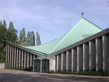 Kath. Kirche St. Pius X., Traarer Straße 38 in Krefeld-Gartenstadt