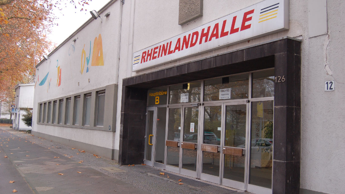 Eingang der Rheinlandhalle.Foto: Stadt Krefeld, Presse und Kommunikation