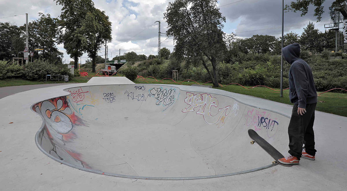 In Uerdingen können Skater jetzt in einer "Bowl" fahren.  Foto: Stadt Krefeld, Presse und Kommunikation, D. Jochmann