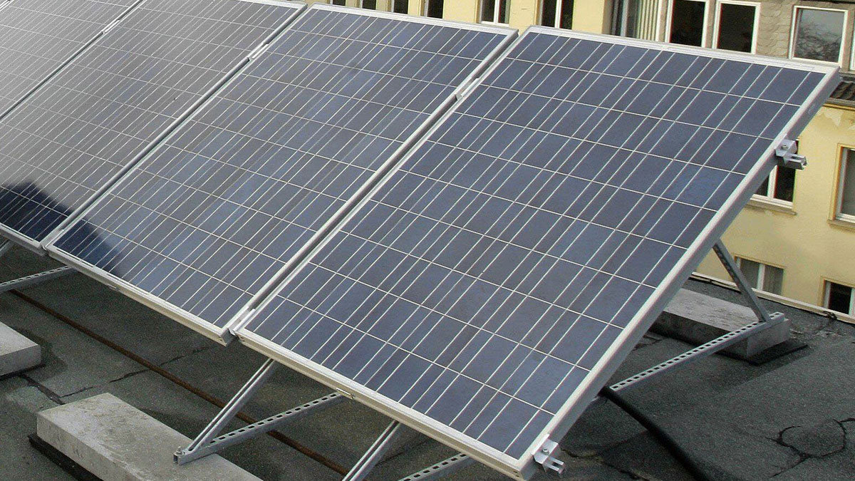 Photovoltaikanlage auf dem Rathaus. 