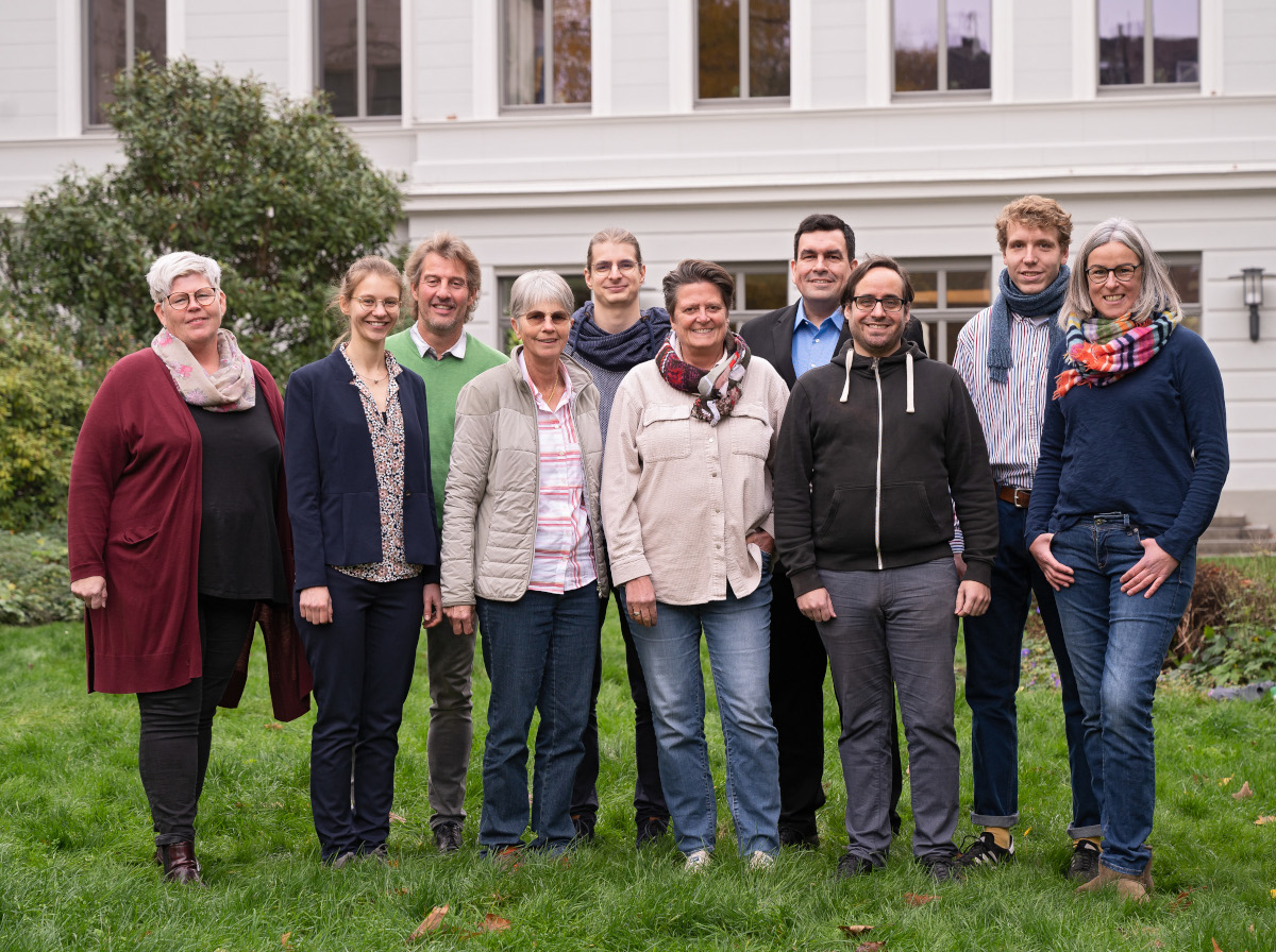Ein Bild mit allen Mitarbeitenden der Stabsstelle Klimaschutz und Nachhaltigkeit der Stadt Krefeld.