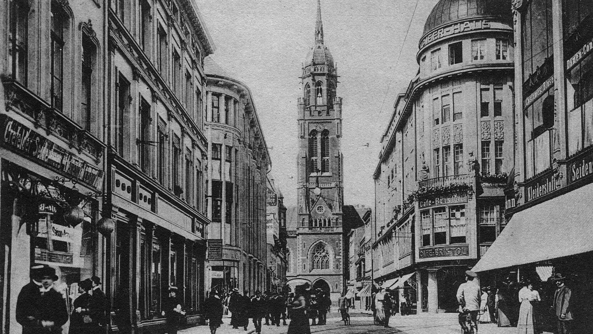 Postkarte mit der Dio-Kirche an der Rheinstraße. Foto. Stadtarchiv