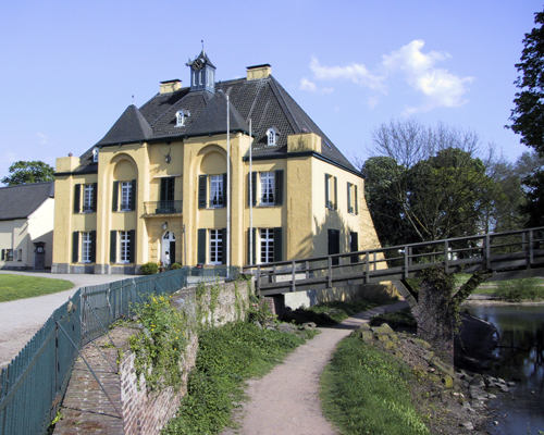 Das Jagdschloss in der Vorburg hat seinen ganz eigenen Charme. Foto: Stadt Krefeld, Presse und Kommunikation 